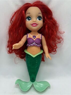 Disney Princess Little Mermaid Sing Sparkle Ariel Doll from Jakks Pacific Works